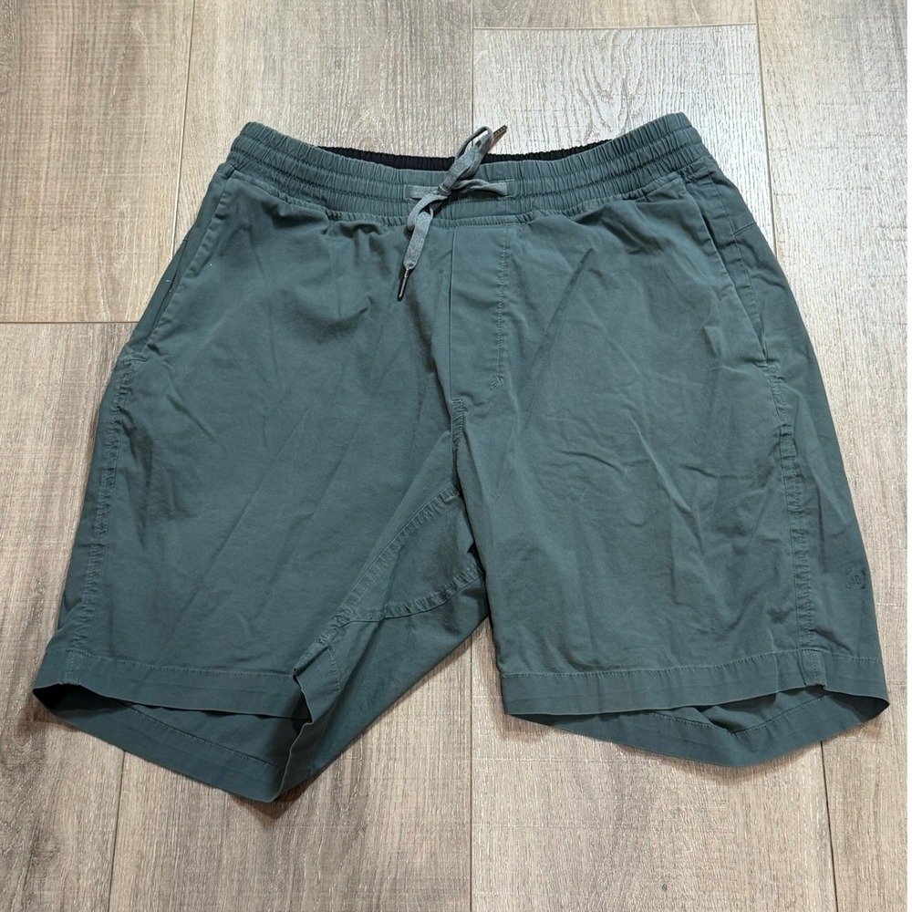 Lululemon Mens Bowline M Green Drawstring Athletic Shorts